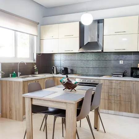 Noir - Close To Chania Center Apartment *