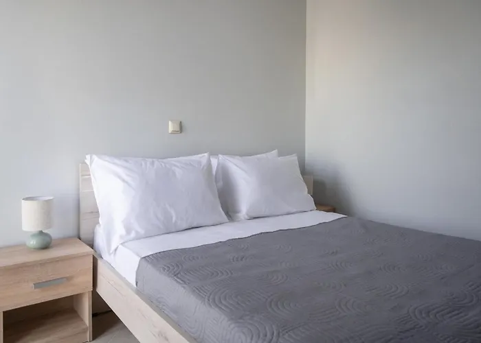 Noir - Close To Chania Center Apartment